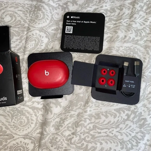Beats by Dre earbuds RED